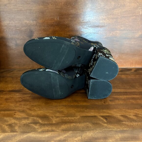 Bar III Gatlin Women's Round Toe Ankle Boots Black Versailles Flowers Size 8 - Picture 4 of 7